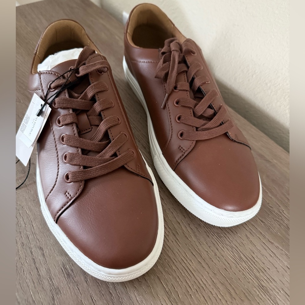 Banana Republic  Men's Sneakers size 9.5